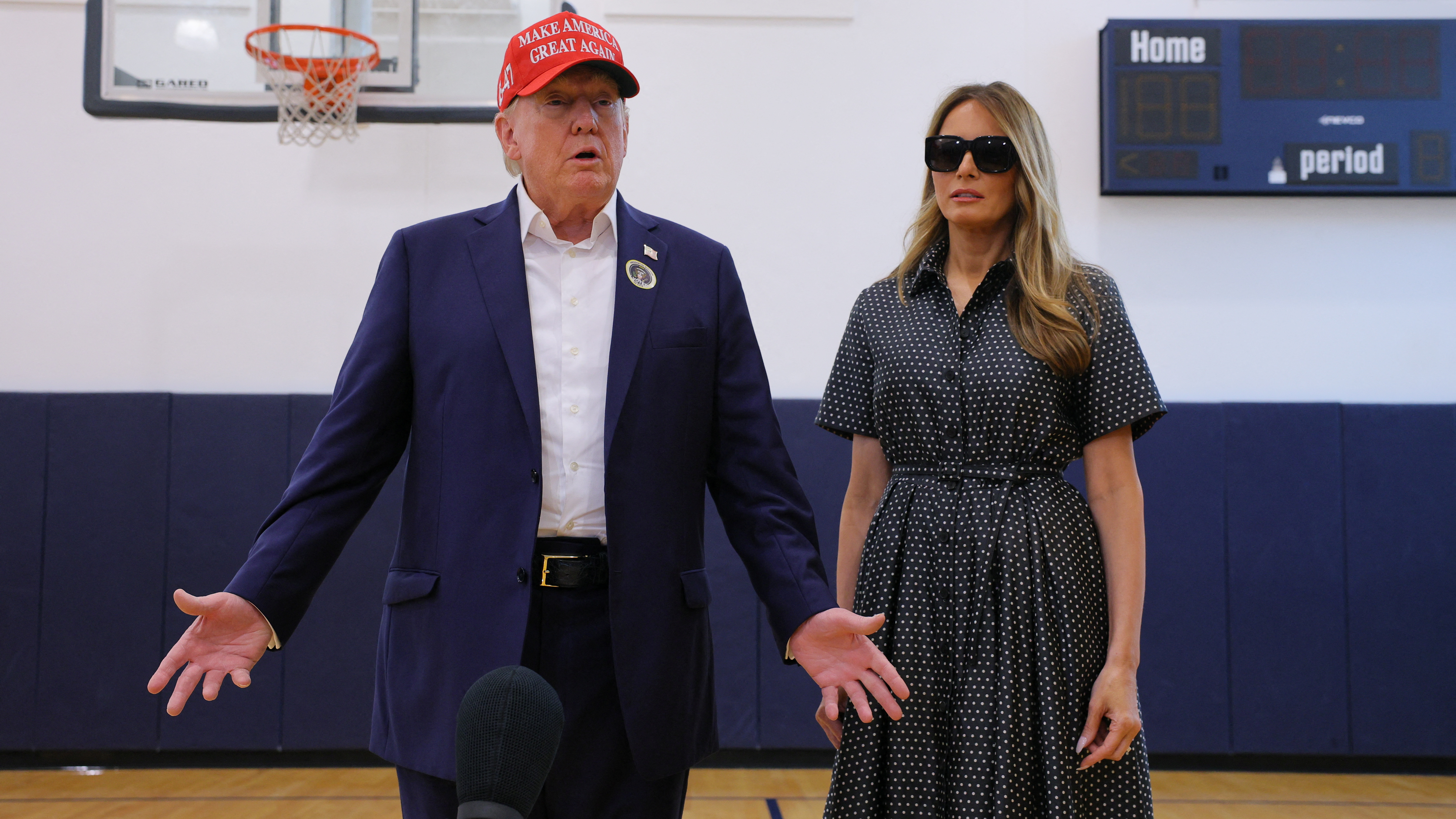 Donald Trump e Melania Trump nun recinto electoral en Palm Beach, Florida. REUTERS/Brian Snyder