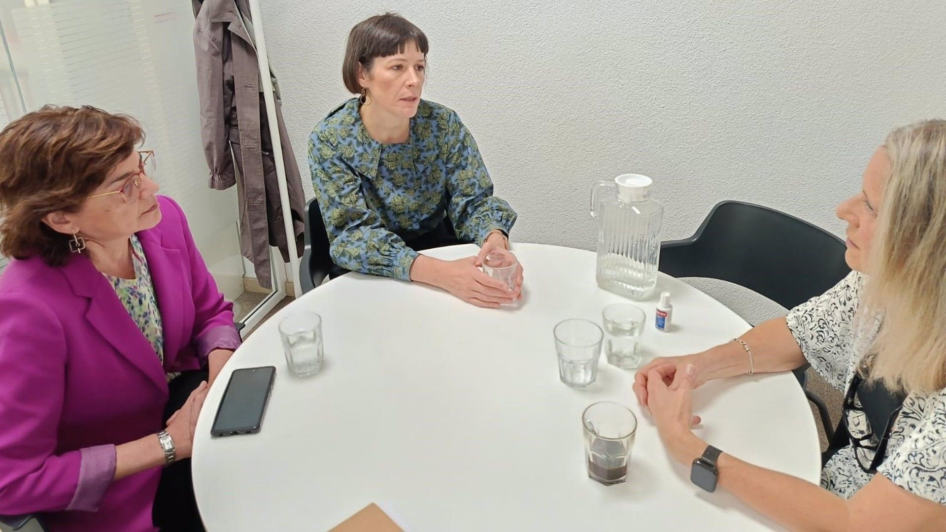 Reunión da portavoz nacional do BNG, Ana Pontón, coa directora executiva do comité español de UNRWA, Raquel Martín (BNG).