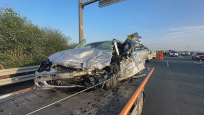 Un dos vehículos implicados no accidente na A-66 en Sevilla