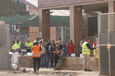 Morre un operario e outro ferido tras a derruba nun colexio en Massanassa (Valencia)