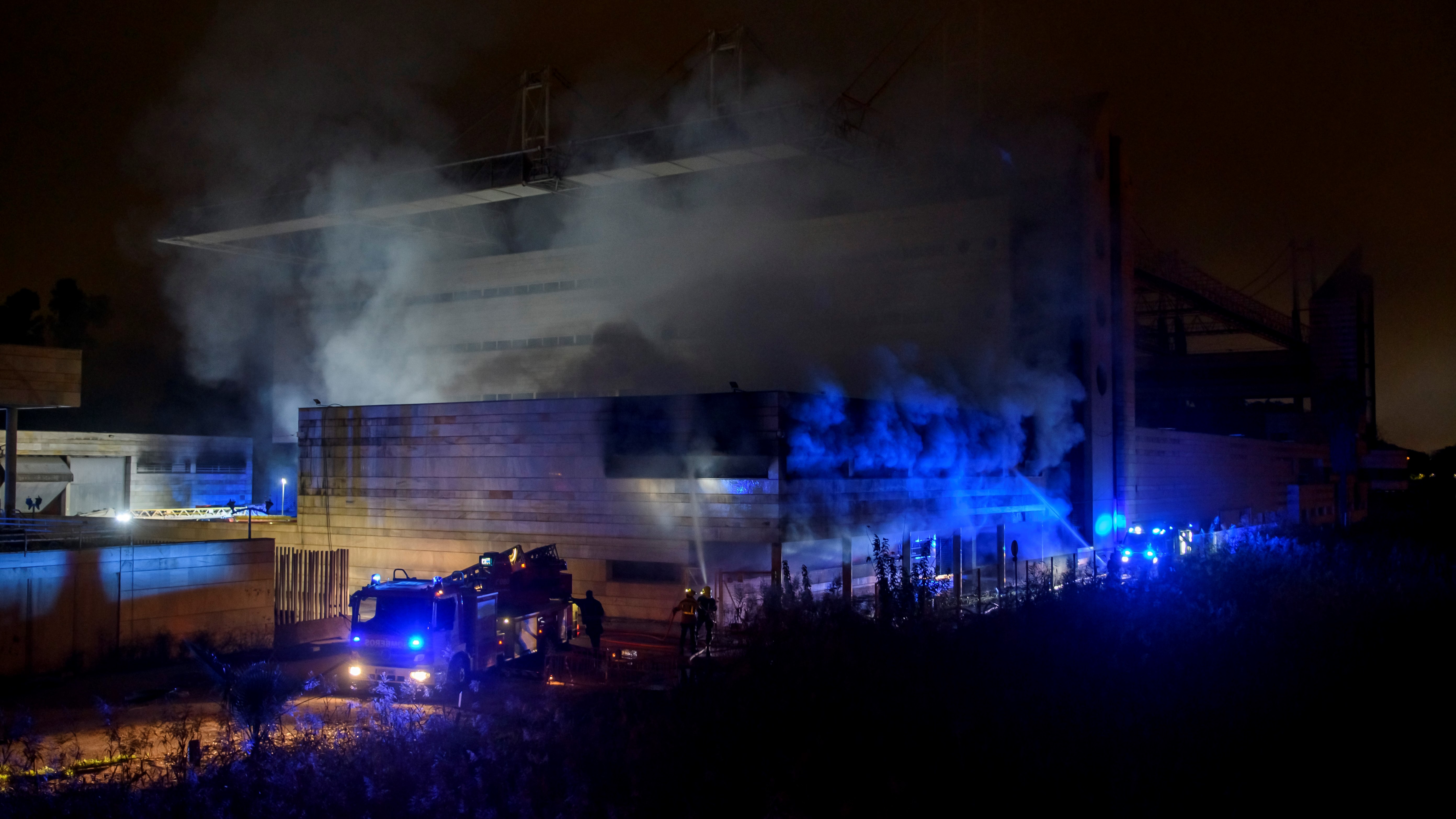 Imaxe do auditorio durante o incendio. EFE/Raúl Caro