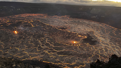 Caldeira do cume do volcán Kilauea (Natalia Deligne/Planet Pix vía ZUMA Press Wire/dpa)