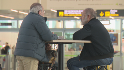 Dispárase o consumo de alcol nos aeroportos, en boa parte polos atrasos e horas de espera