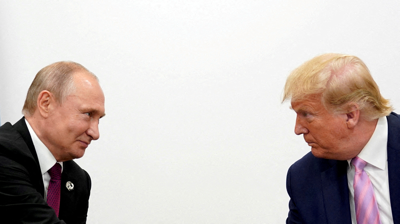 REUTERS/Kevin Lamarque. Putin e Turmp no cumio do G20 en Osaka en xuño de 2019.