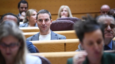 O senador de PSOE Juan Lobato, durante unha sesión de control ao Goberno no Senado  (Fernando Sánchez/Europa Press)