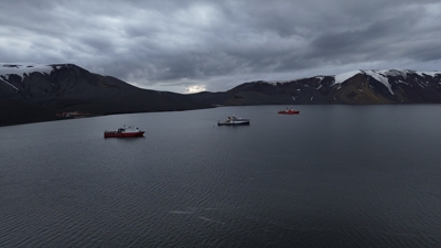 Tres buques oceanográficos españois coinciden por primeira vez en aguas antárticas. MICIU