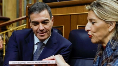 Pedro Sánchez e Yolanda Díaz este mércores no Congreso  (EFE/ J.J.Guillen)