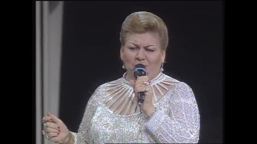 Paquita la del Barrio, nunha actuación no Luar no ano 1993