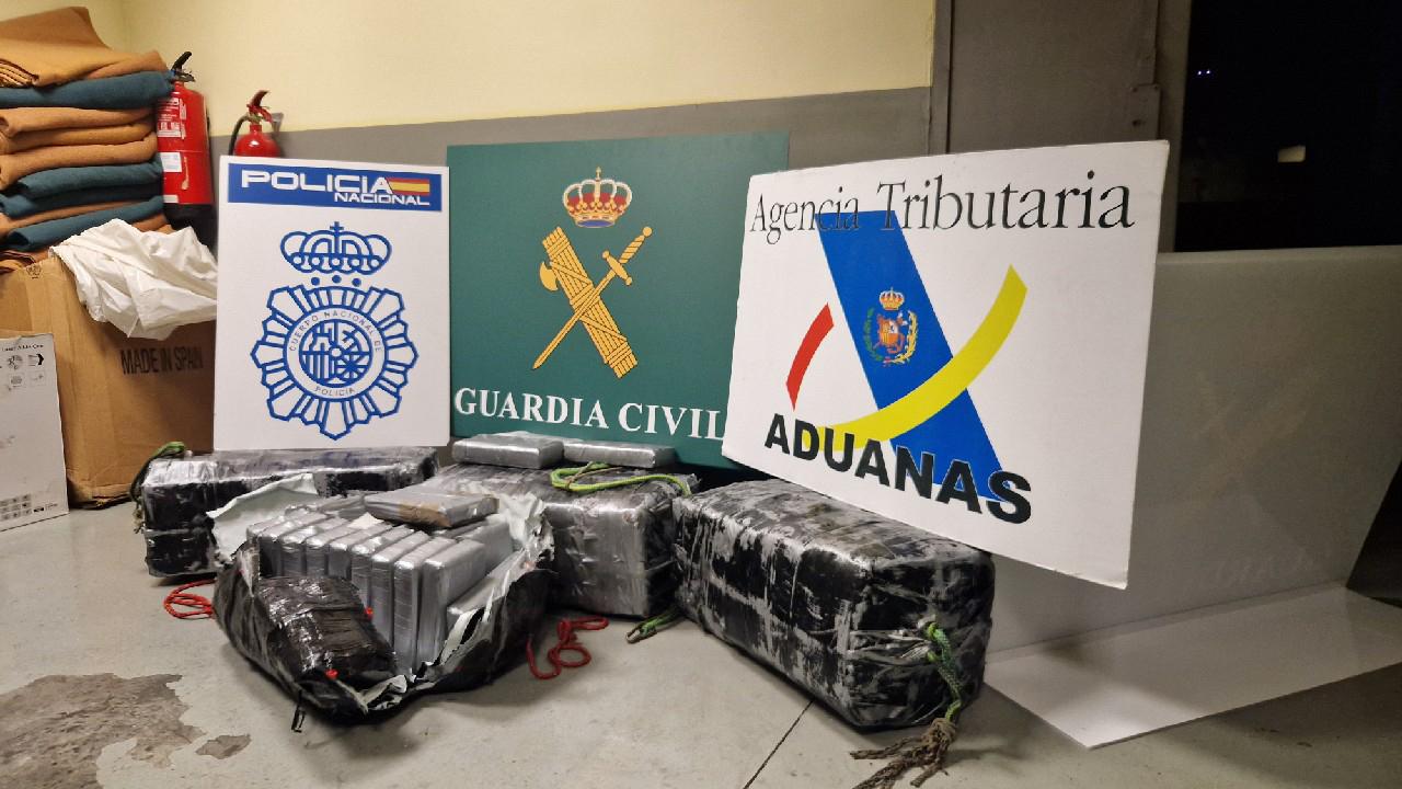 Cargamento de cocaína incautado. Garda Civil