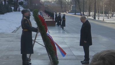 Putin celebrando o Día do Defensor da Patria en Moscú, este domingo