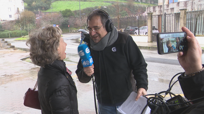 Momento da entrevista que lle fixo Kiko Novoa á histórica xornalista da RG Encina Ramos, xa xubilada