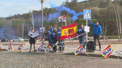 Concentración SUP ante a Cidade da Cultura en Santiago