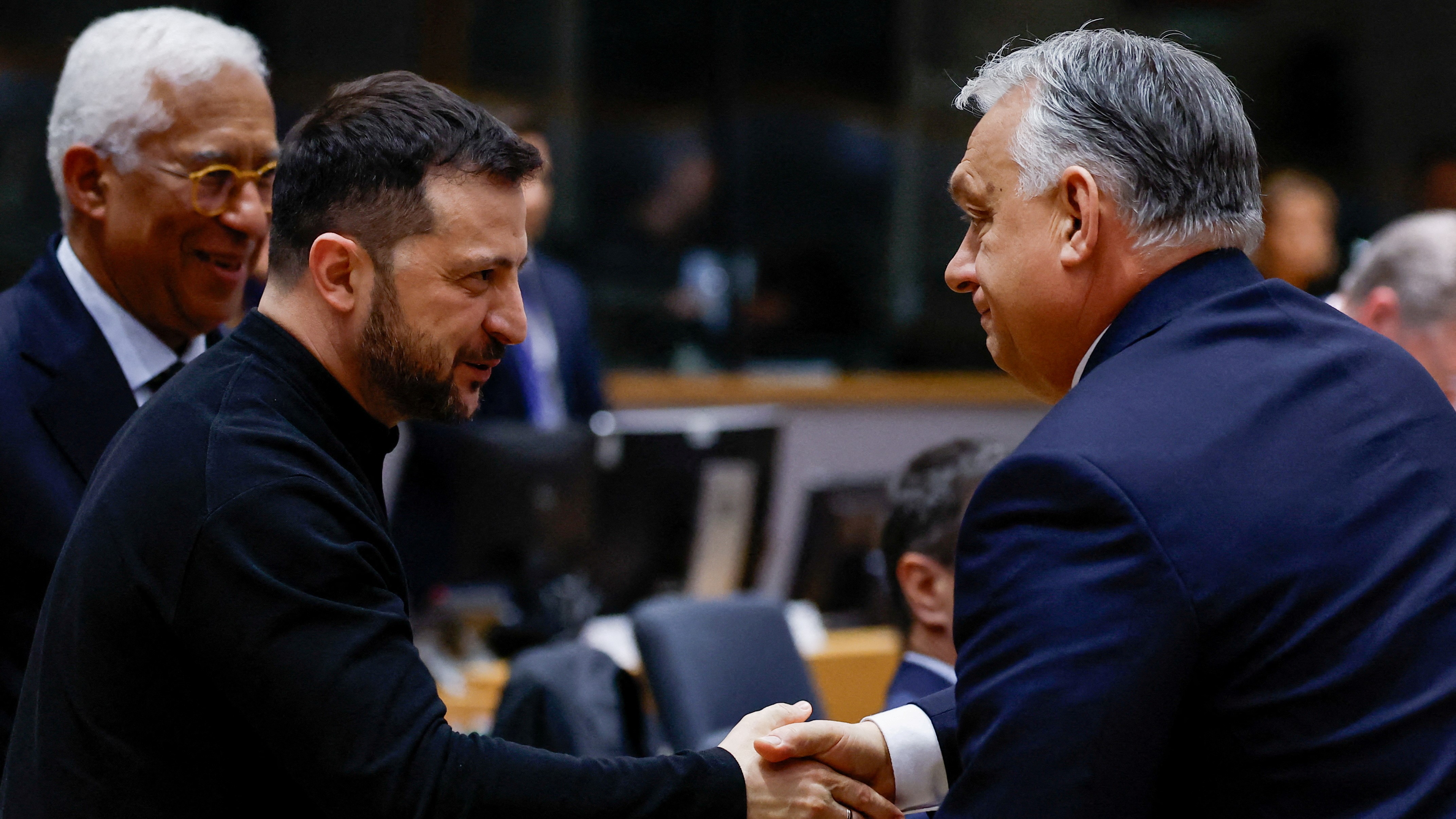 Volodimir Zelenski e Viktor Orbán no último cumio de líderes da UE sobre defensa (REUTERS / Christian Hartmann)