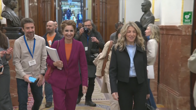 A vicepresidenta primeira e ministra de Facenda, María Jesús Montero e a vicepresidenta segunda e ministra de Traballo Yolanda Díaz