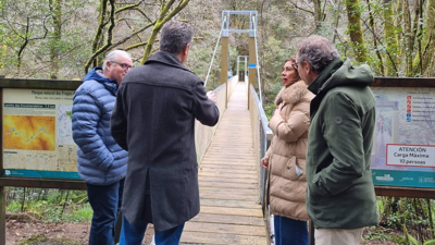 Visita de autoridades á ponte de Cal Grande, nas Fragas do Eume/Xunta de Galicia